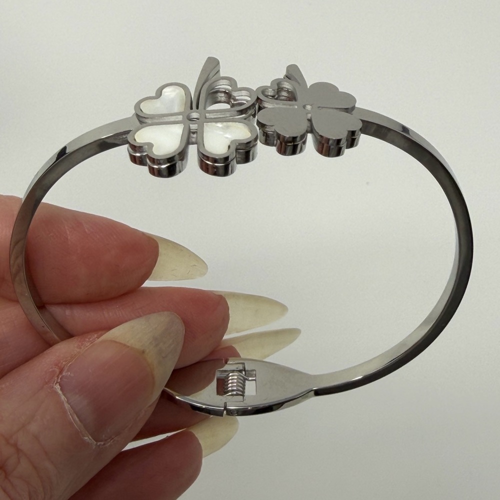 Silver Clover Hinged Bangle Bracelet - image 4